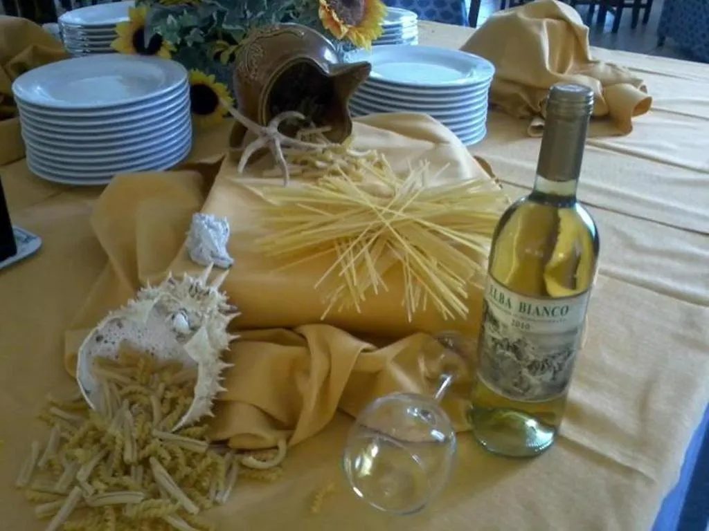 ***  Hotel La Conchiglia 마르시아나마리나 이탈리아